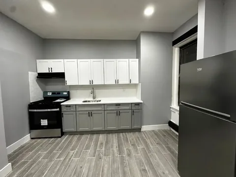 95 Parker St #9, Newark