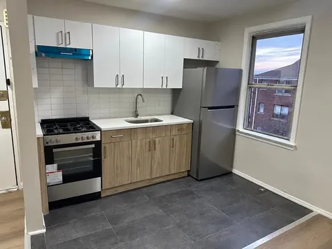 44 Irving St #8, Newark
